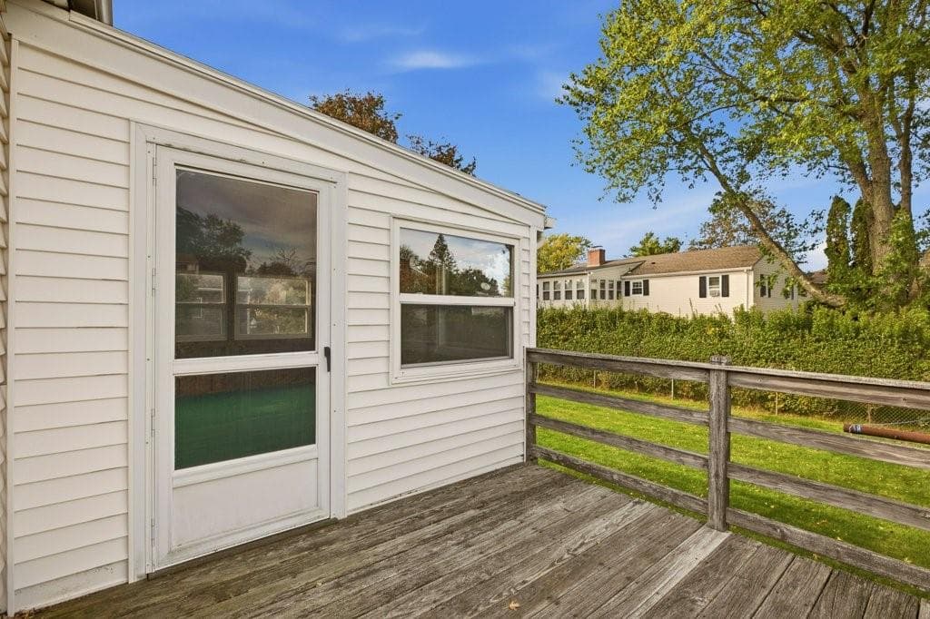 Single Family Residence at 15 Squantum Drive, Middletown, photo 18 of 48