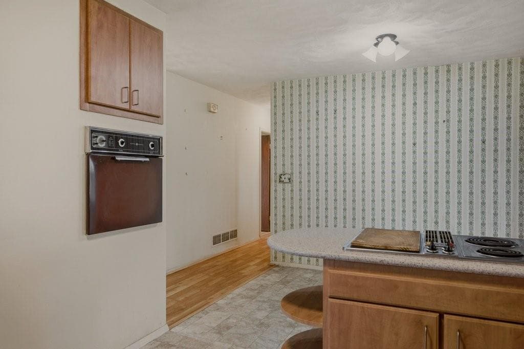 Single Family Residence at 15 Squantum Drive, Middletown, photo 11 of 48