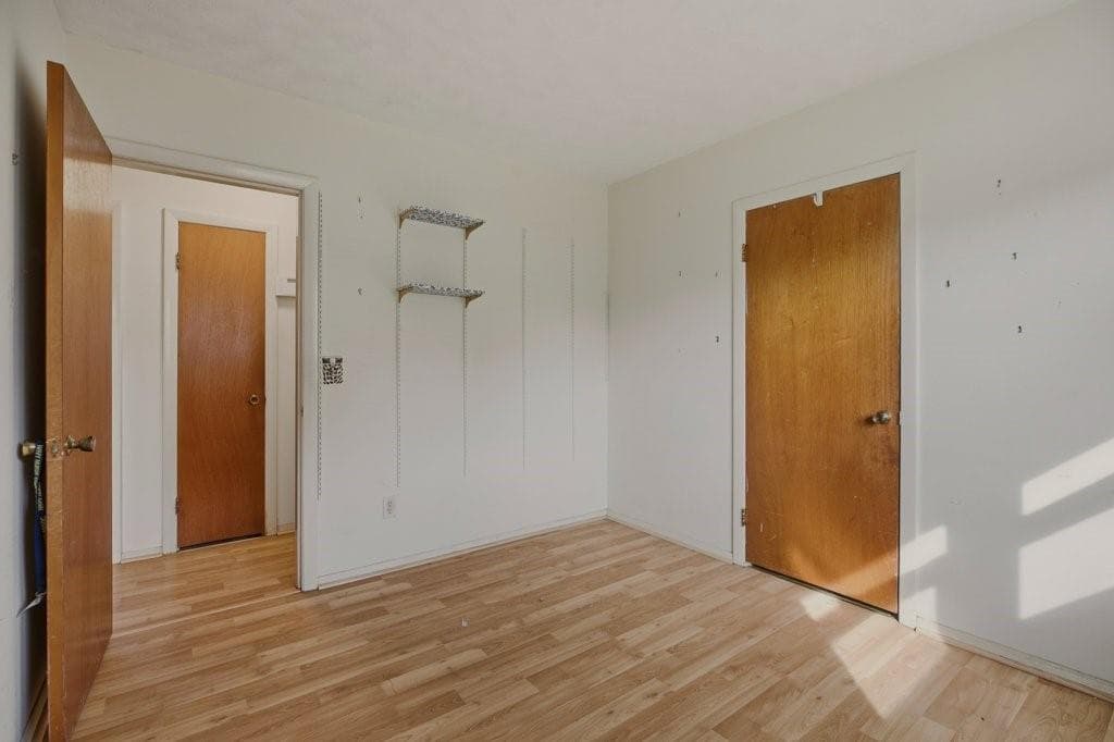 Single Family Residence at 15 Squantum Drive, Middletown, photo 21 of 48