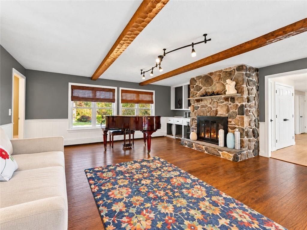 Single Family Residence at 21 Woodcrest Drive, Cumberland, photo 12 of 50