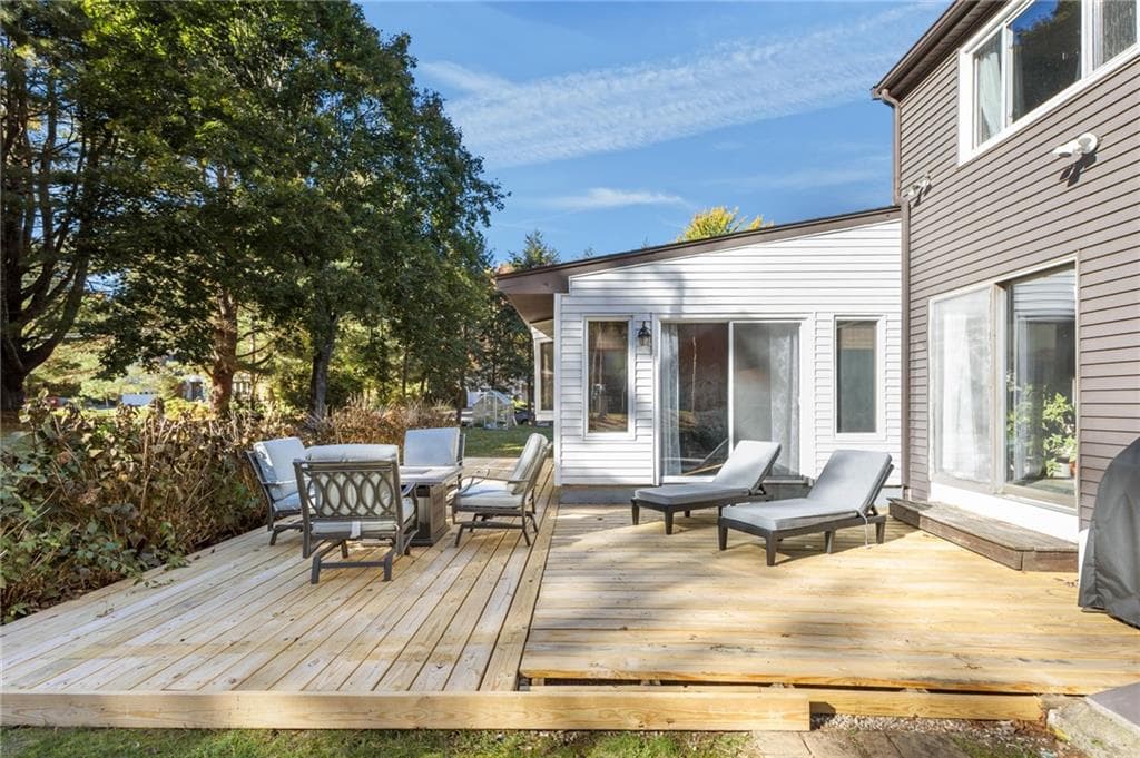 Single Family Residence at 21 Woodcrest Drive, Cumberland, photo 10 of 50