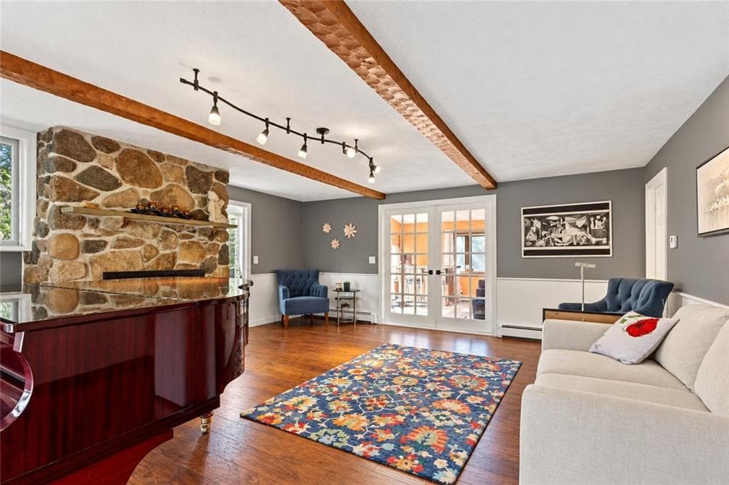 Single Family Residence at 21 Woodcrest Drive, Cumberland, photo 14 of 50