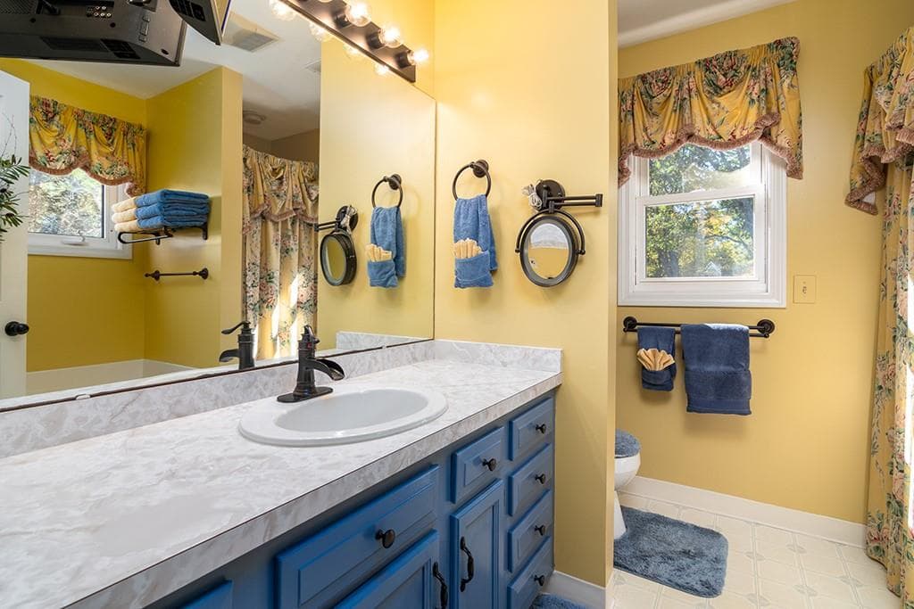 Single Family Residence at 39 Deer Ridge Way, South Kingstown, photo 27 of 37