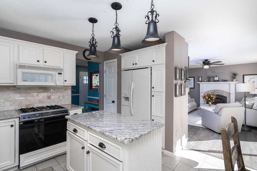 Single Family Residence at 39 Deer Ridge Way, South Kingstown, photo 12 of 37