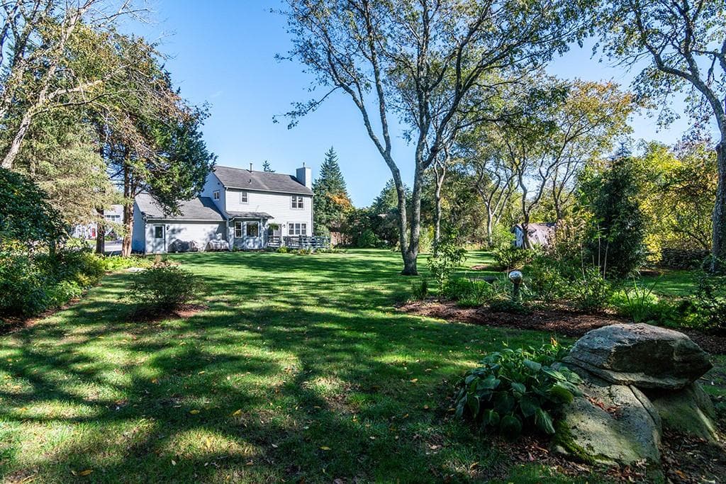 Single Family Residence at 39 Deer Ridge Way, South Kingstown, photo 3 of 37