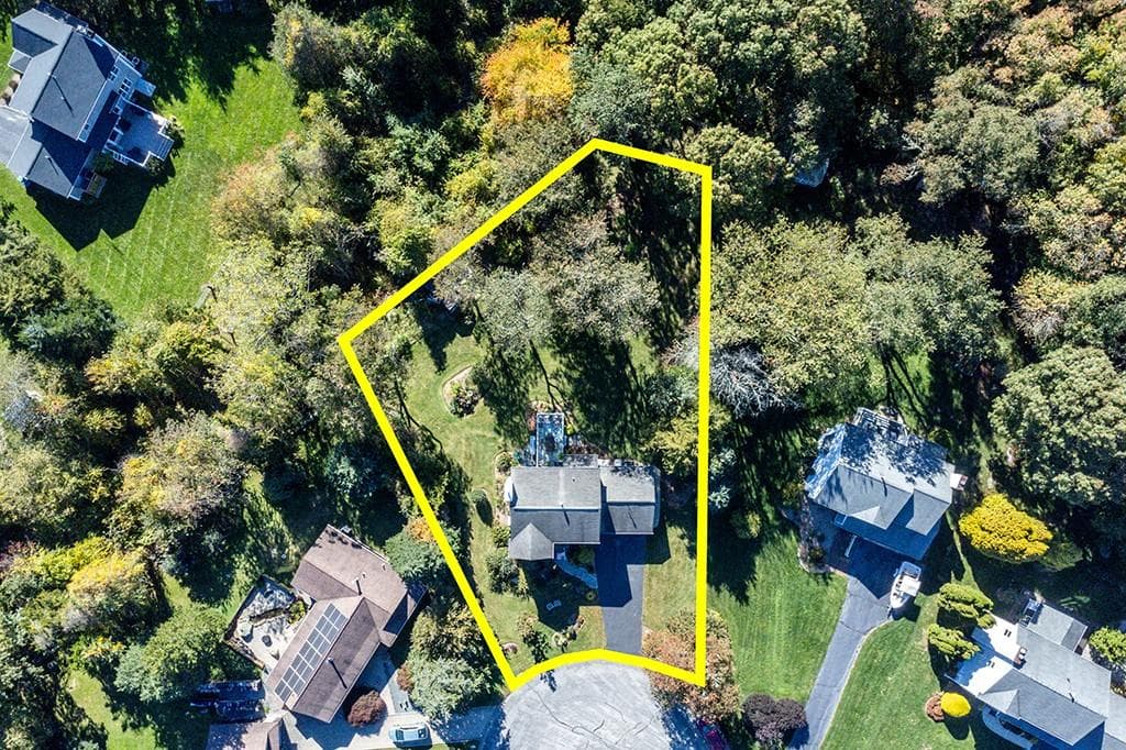 Single Family Residence at 39 Deer Ridge Way, South Kingstown, photo 35 of 37
