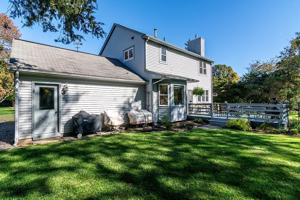 Single Family Residence at 39 Deer Ridge Way, South Kingstown, photo 4 of 37