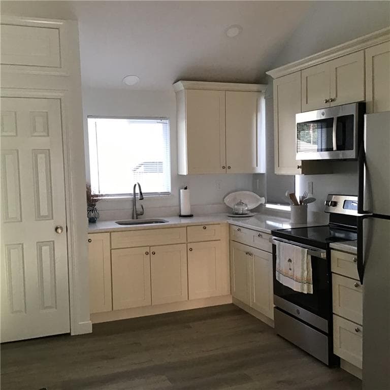 Single Family Residence at 30 West Budlong Farm Road, Warwick, photo 8 of 23