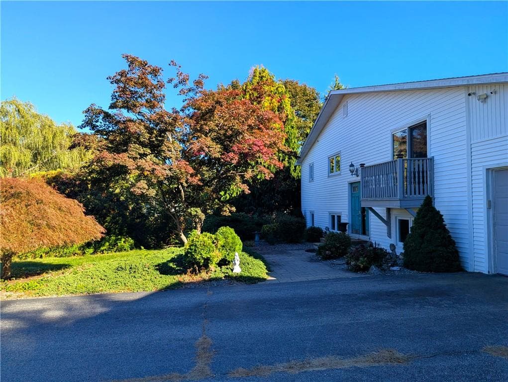 Single Family Residence at 86 Ives Road, Warwick, photo 2 of 29
