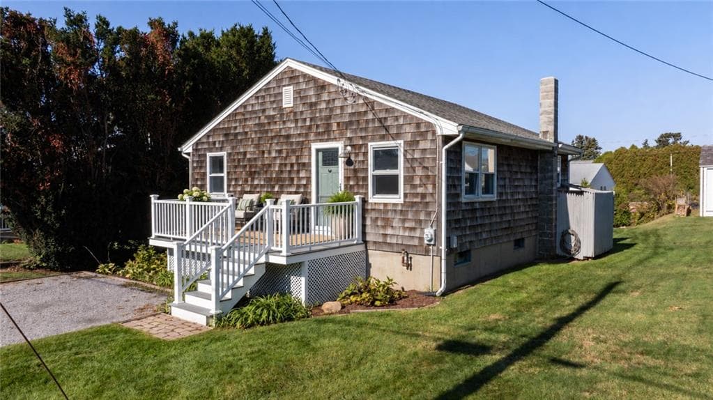 Single Family Residence at 24 Teal Pond Road, Narragansett, photo 5 of 45