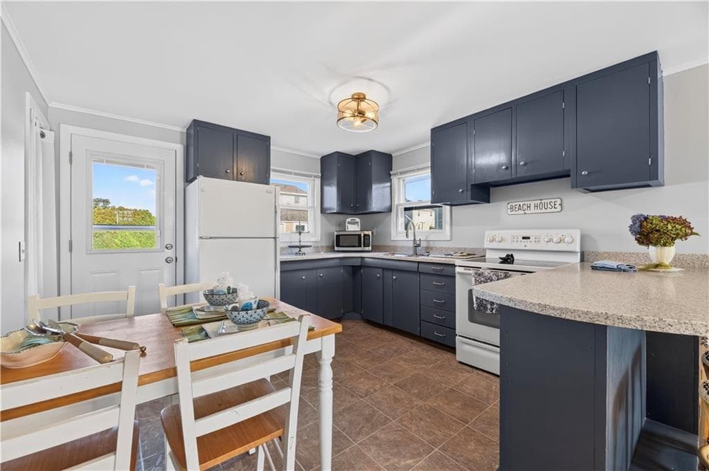 Single Family Residence at 24 Teal Pond Road, Narragansett, photo 14 of 45
