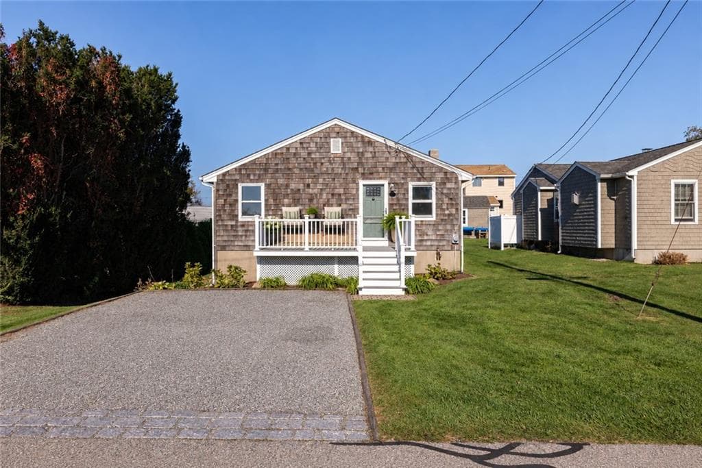 Single Family Residence at 24 Teal Pond Road, Narragansett, photo 4 of 45