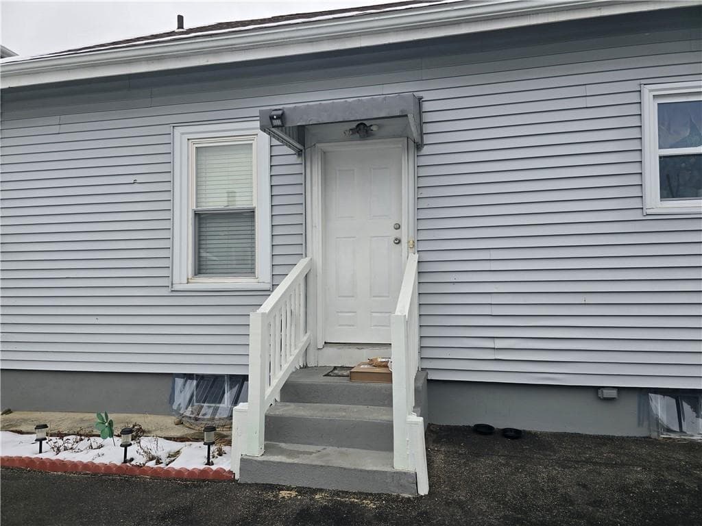 Multi Family at 28 Privet Street, Pawtucket, photo 6 of 22