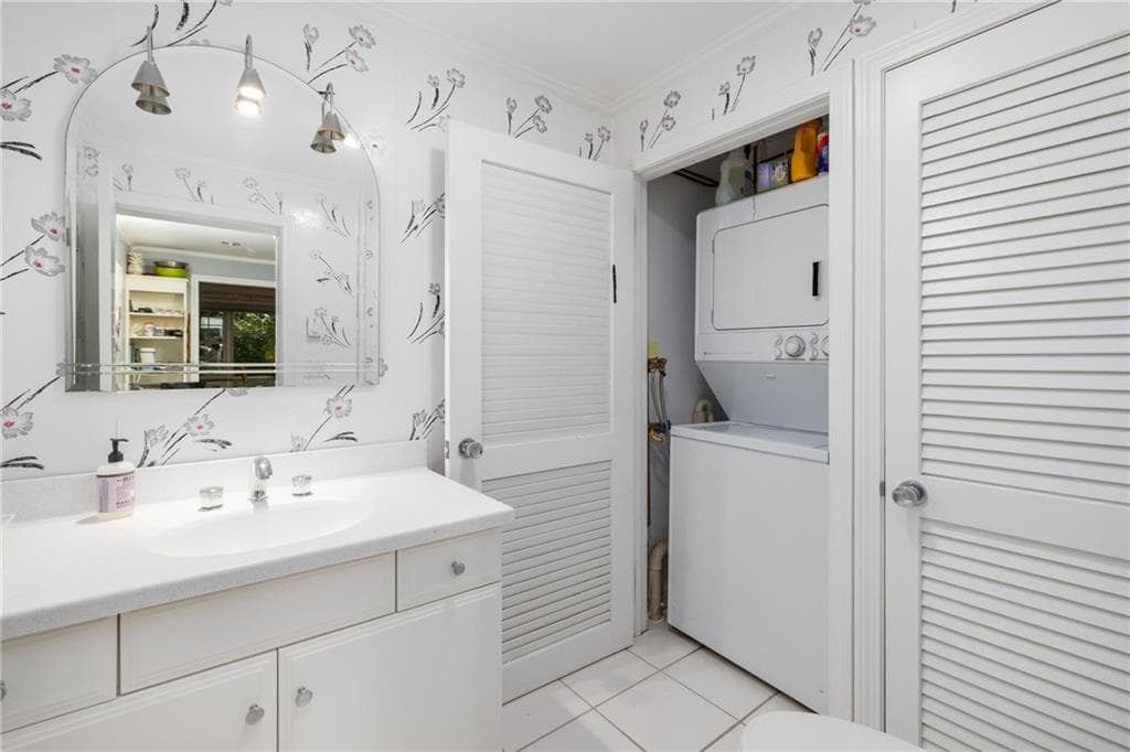 Condominium at 46 Chastellux Avenue UNIT C3, Newport, photo 27 of 45