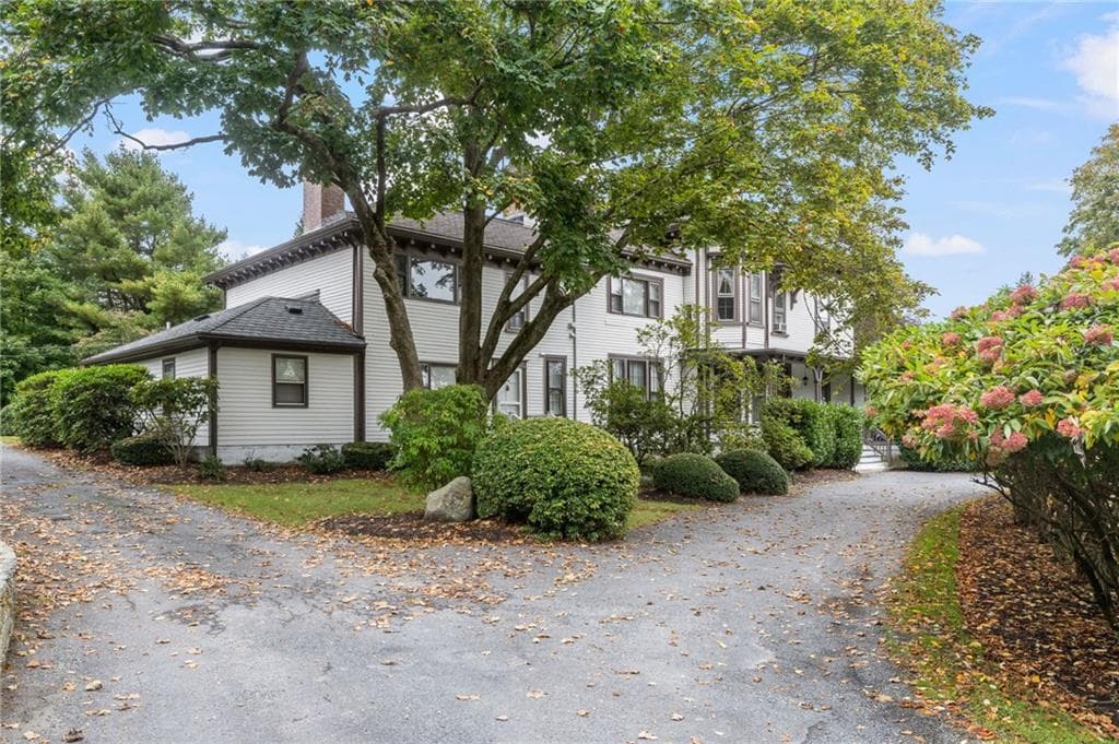 Condominium at 46 Chastellux Avenue UNIT C3, Newport, photo 2 of 45