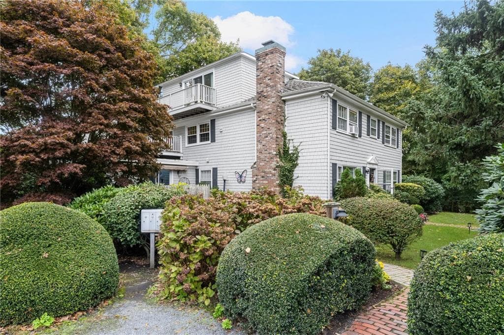 46 Chastellux Avenue UNIT C3