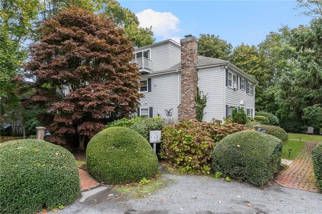 Condominium at 46 Chastellux Avenue UNIT C3, Newport, photo 8 of 45