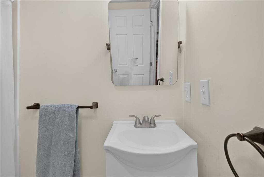 Single Family Residence at 10 Doran Drive, Pawtucket, photo 17 of 23