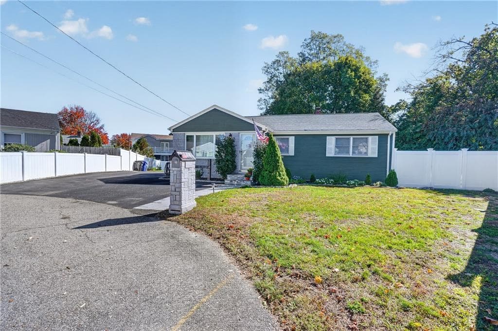 10 Doran Drive