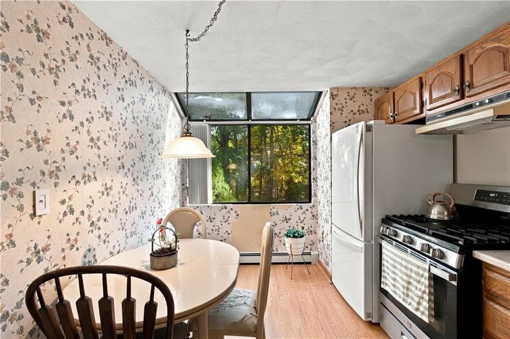 Condominium at 5 Wake Robin Road UNIT 2202, Lincoln, photo 6 of 26