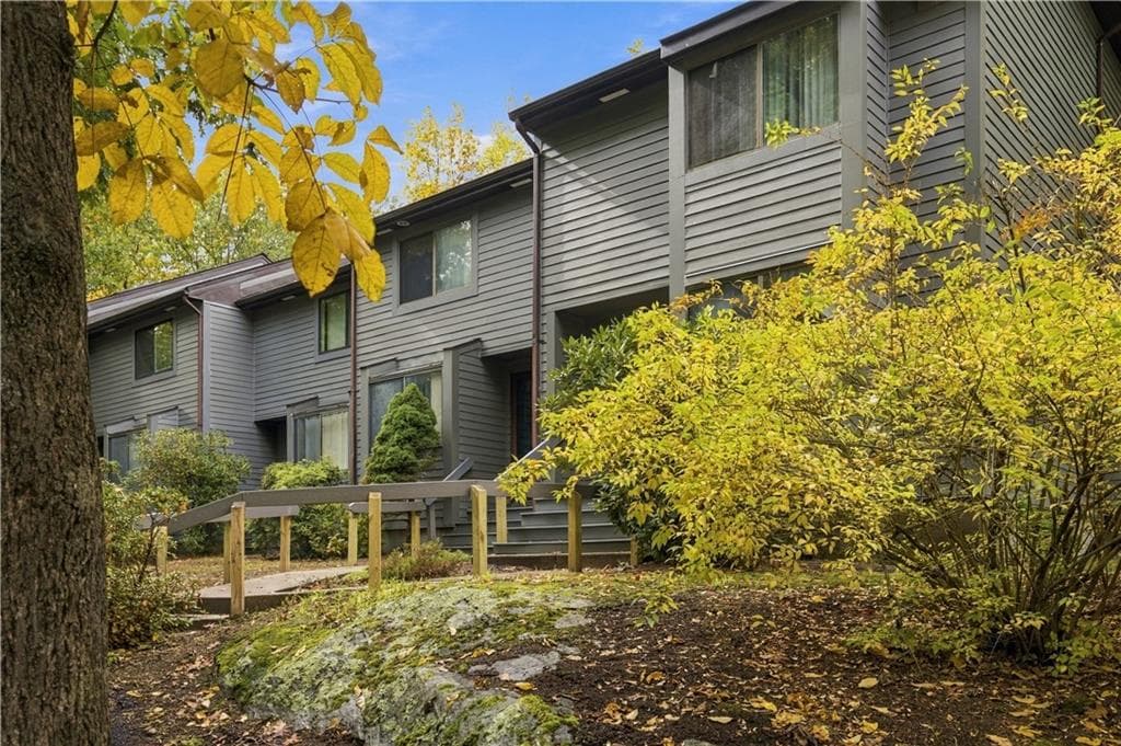 Condominium at 5 Wake Robin Road UNIT 2202, Lincoln, photo 3 of 26