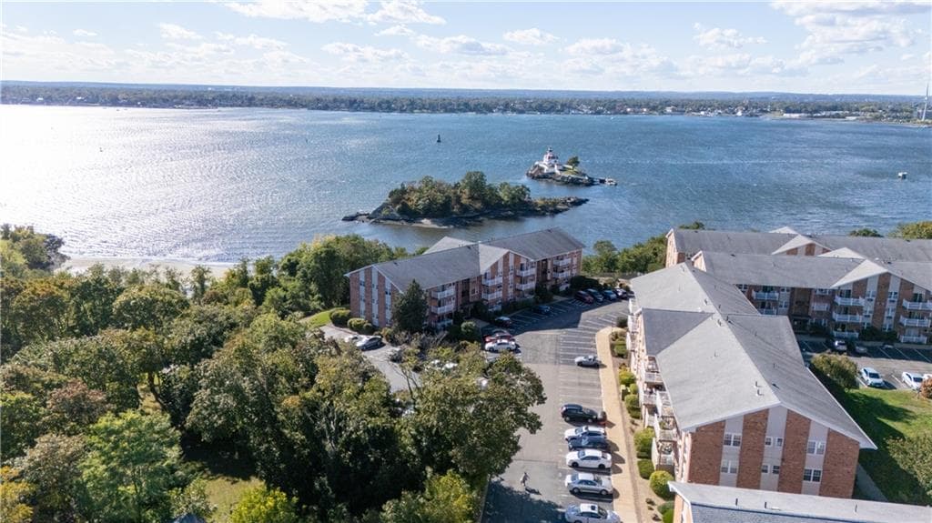 Condominium at 37 Bullocks Point Avenue UNIT 1B, East Providence, photo 2 of 27