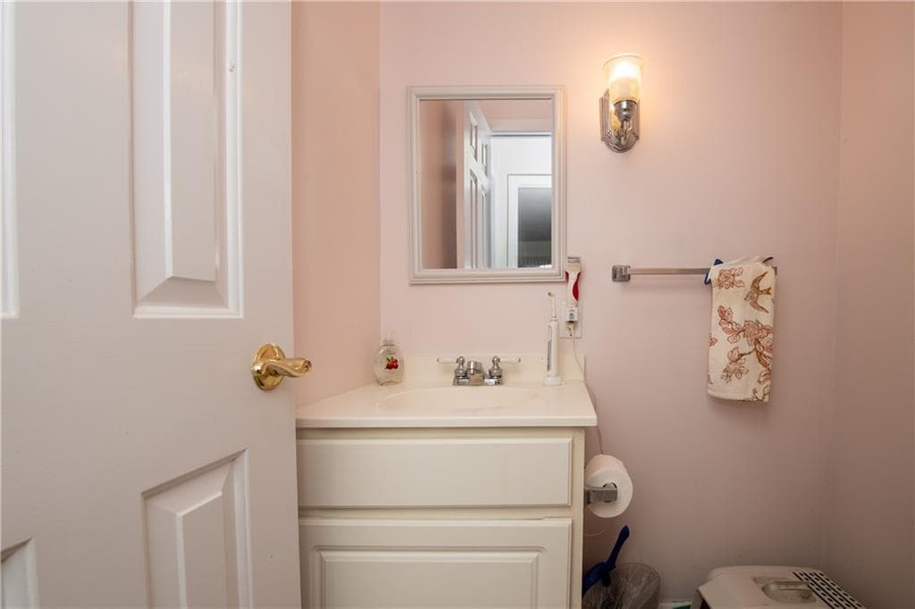 Condominium at 37 Bullocks Point Avenue UNIT 1B, East Providence, photo 17 of 27
