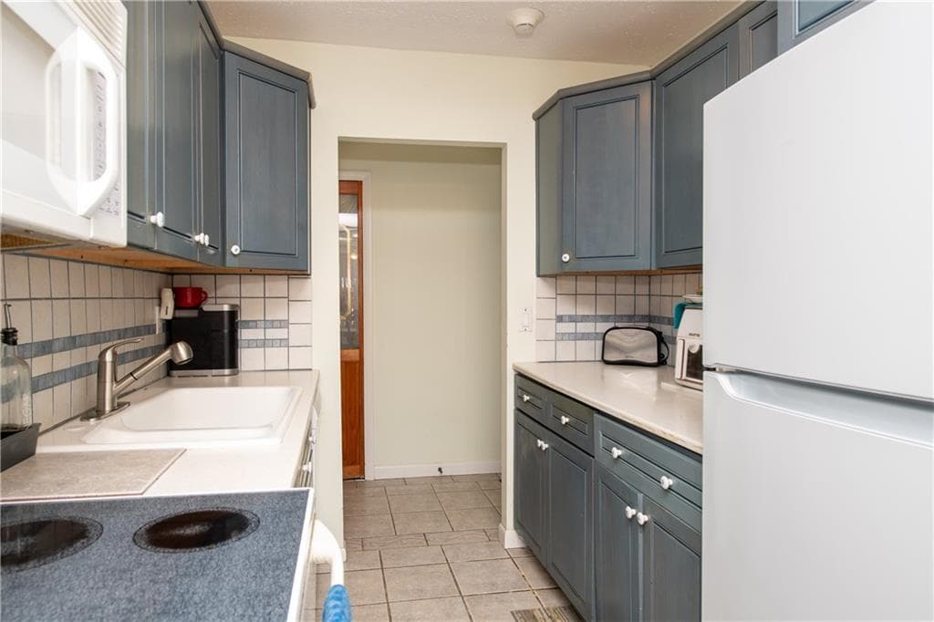 Condominium at 37 Bullocks Point Avenue UNIT 1B, East Providence, photo 7 of 27