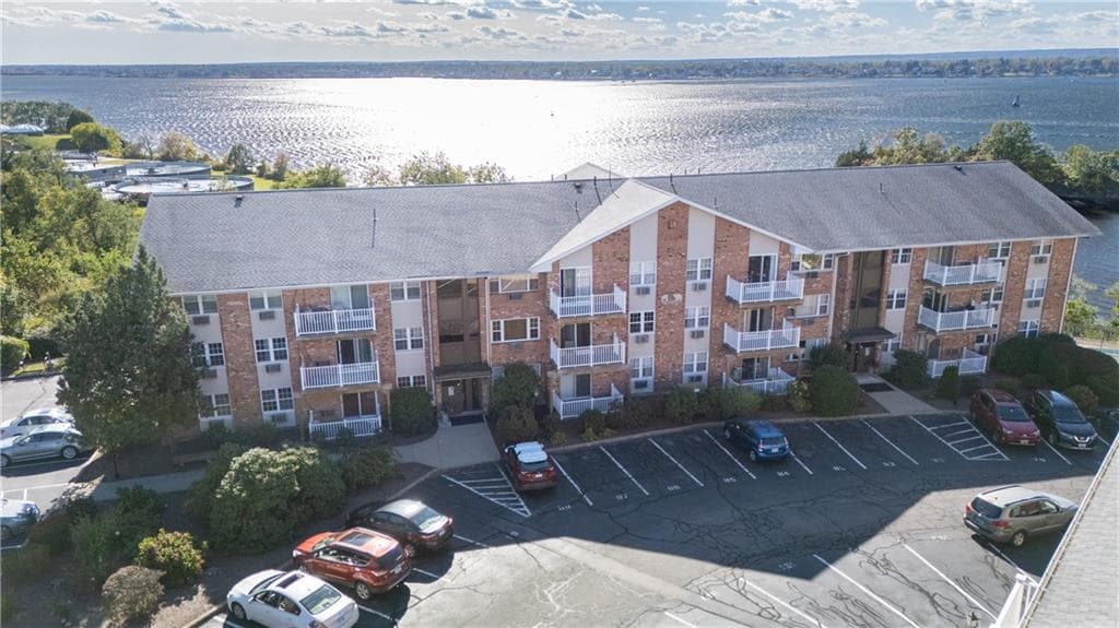 37 Bullocks Point Avenue UNIT 1B