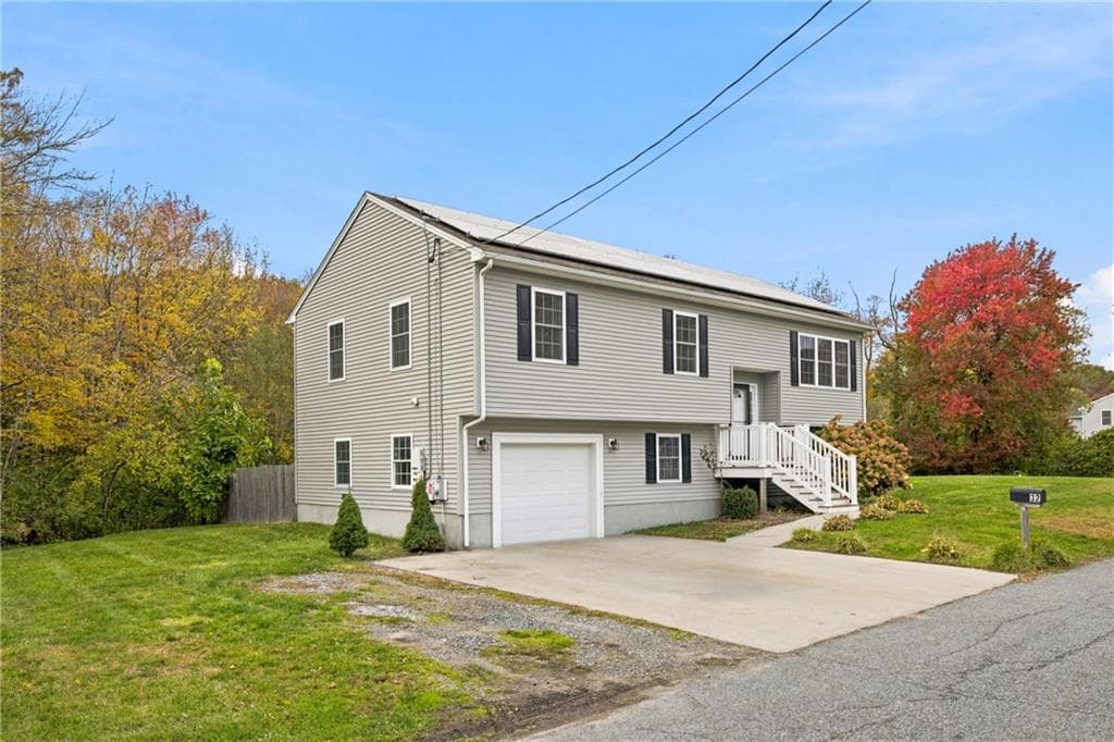 Single Family Residence at 32 Arcadia Road, Swansea, photo 2 of 44
