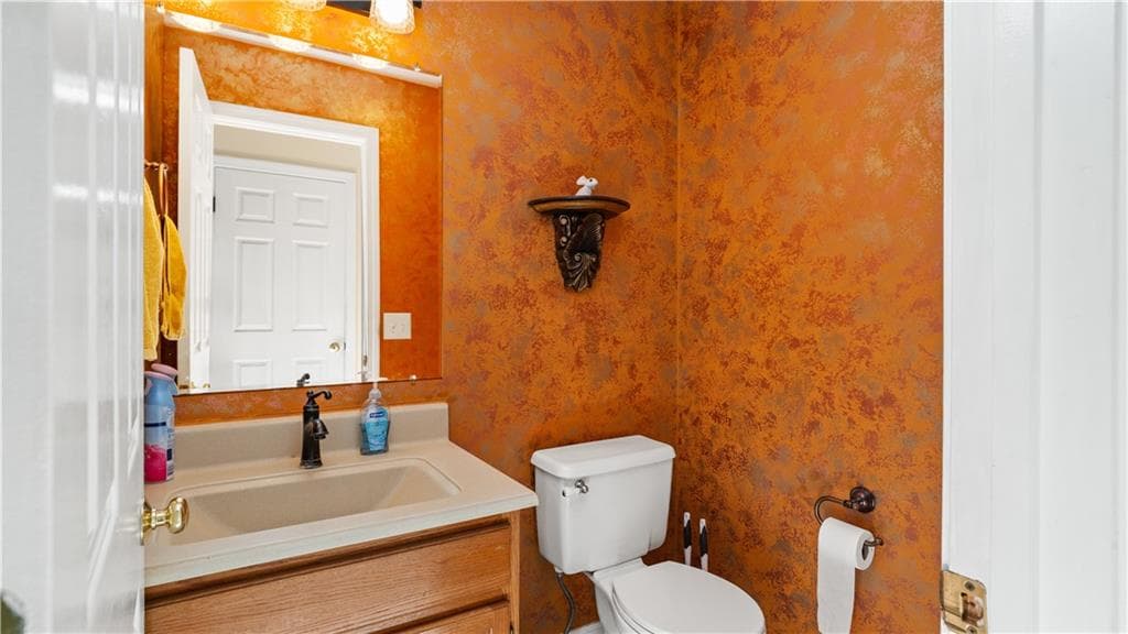 Condominium at 9 Canary Court, West Warwick, photo 12 of 44