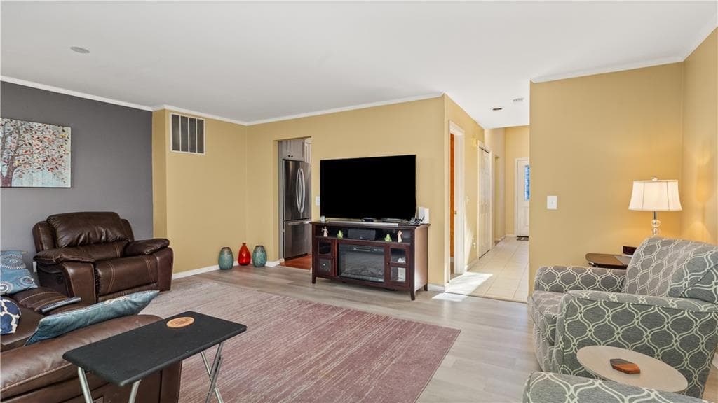 Condominium at 9 Canary Court, West Warwick, photo 7 of 44