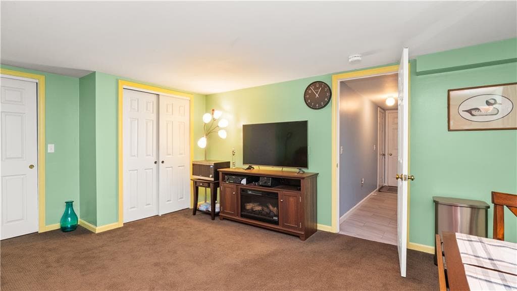 Condominium at 9 Canary Court, West Warwick, photo 30 of 44