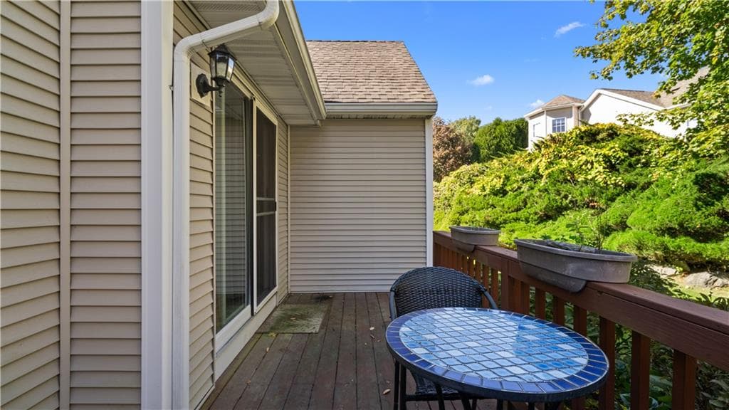 Condominium at 9 Canary Court, West Warwick, photo 33 of 44