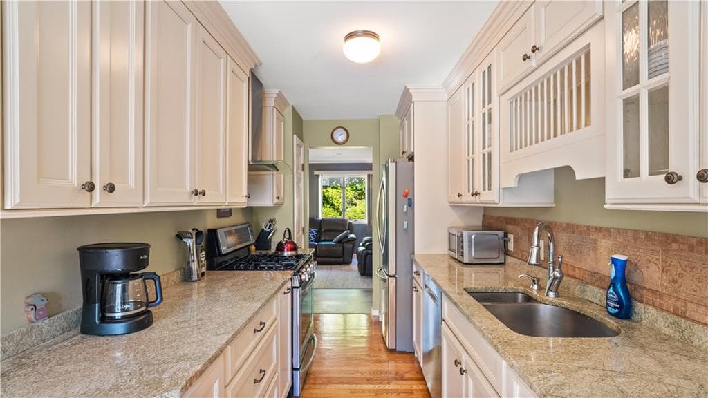 Condominium at 9 Canary Court, West Warwick, photo 8 of 44