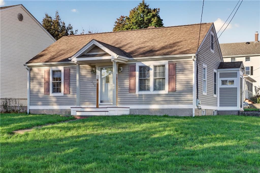 Single Family Residence at 308 Mauran Avenue, East Providence, photo 2 of 30