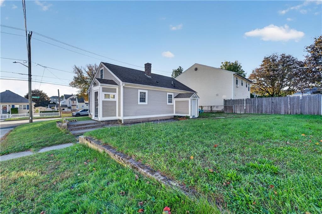 Single Family Residence at 308 Mauran Avenue, East Providence, photo 26 of 30