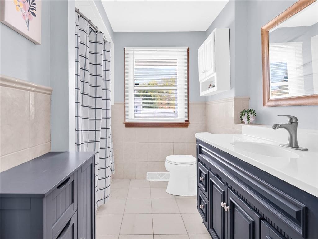 Single Family Residence at 4 Juniper Drive, West Warwick, photo 17 of 37