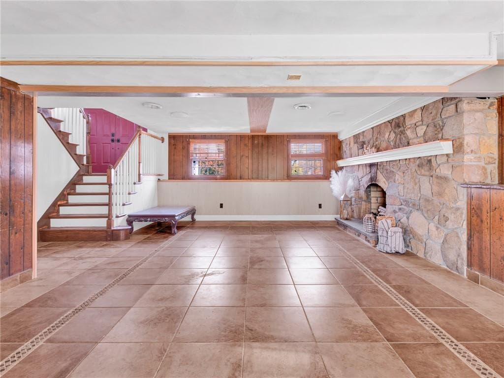 Single Family Residence at 4 Juniper Drive, West Warwick, photo 22 of 37