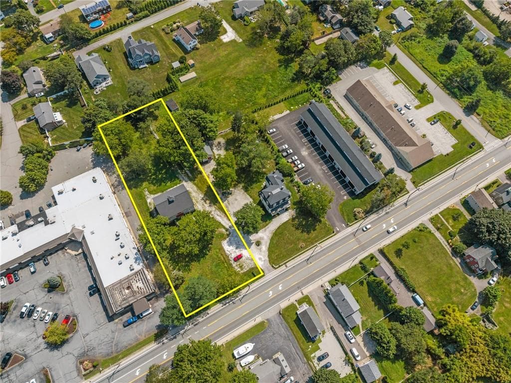 Commercial at 2967 East Main Road, Portsmouth, photo 7 of 12