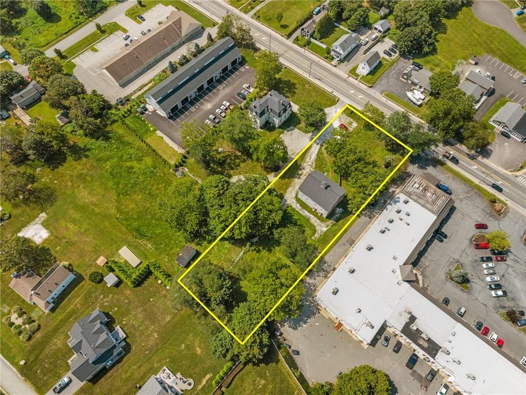 Commercial at 2967 East Main Road, Portsmouth, photo 10 of 12