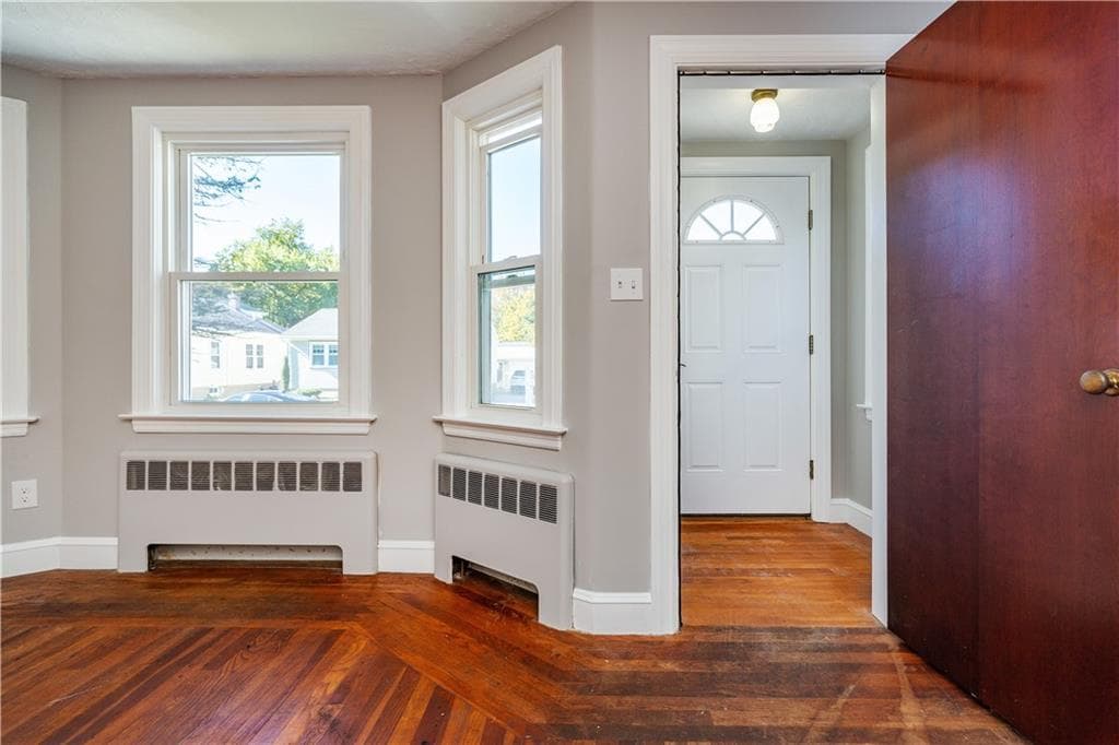 Single Family Residence at 26 Keeher Avenue, Newport, photo 7 of 50