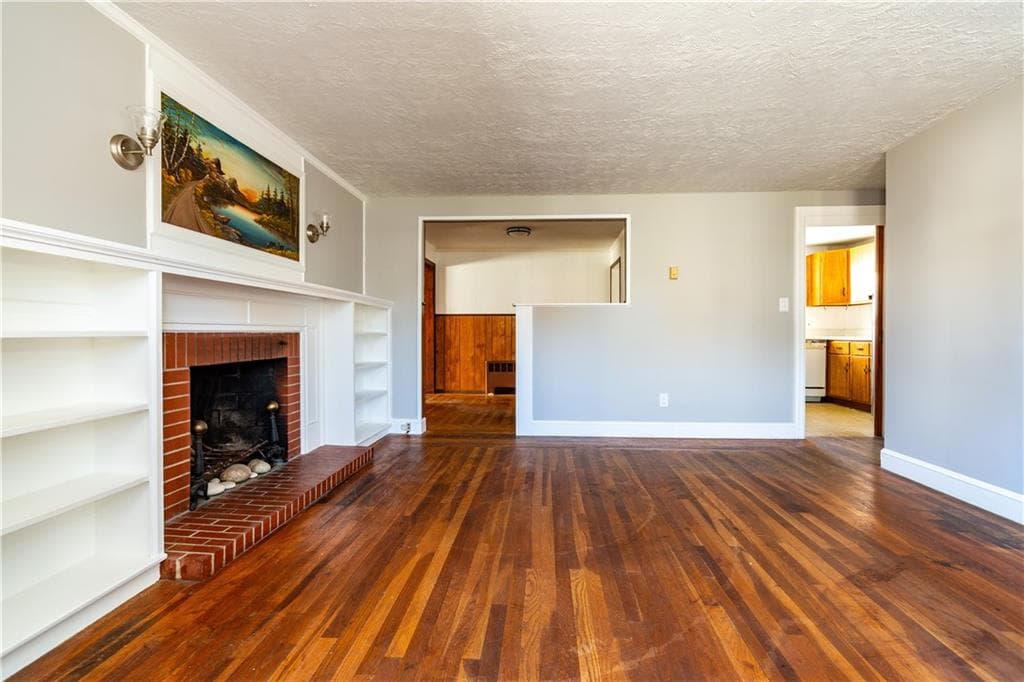 Single Family Residence at 26 Keeher Avenue, Newport, photo 10 of 50