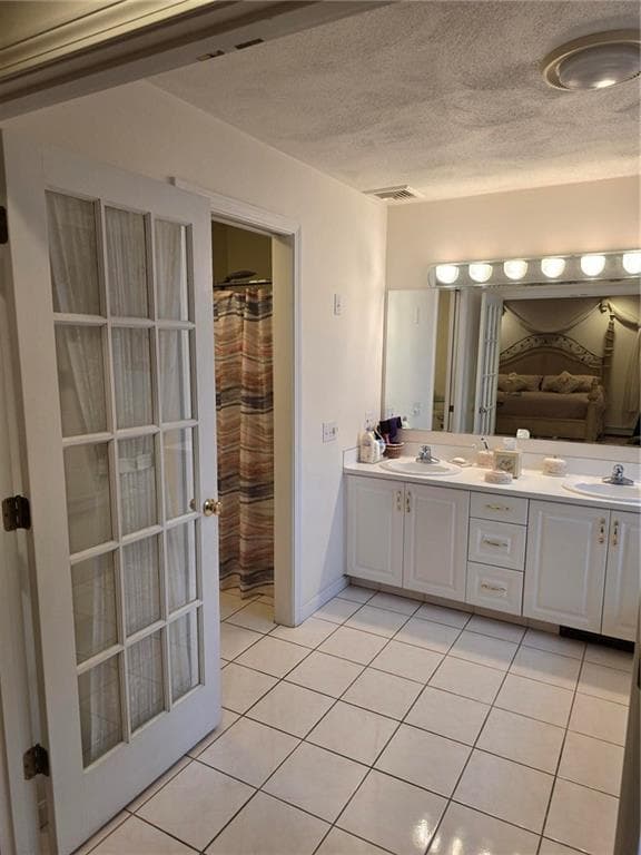 Single Family Residence at 4 Jason's Grant Drive, Cumberland, photo 12 of 40