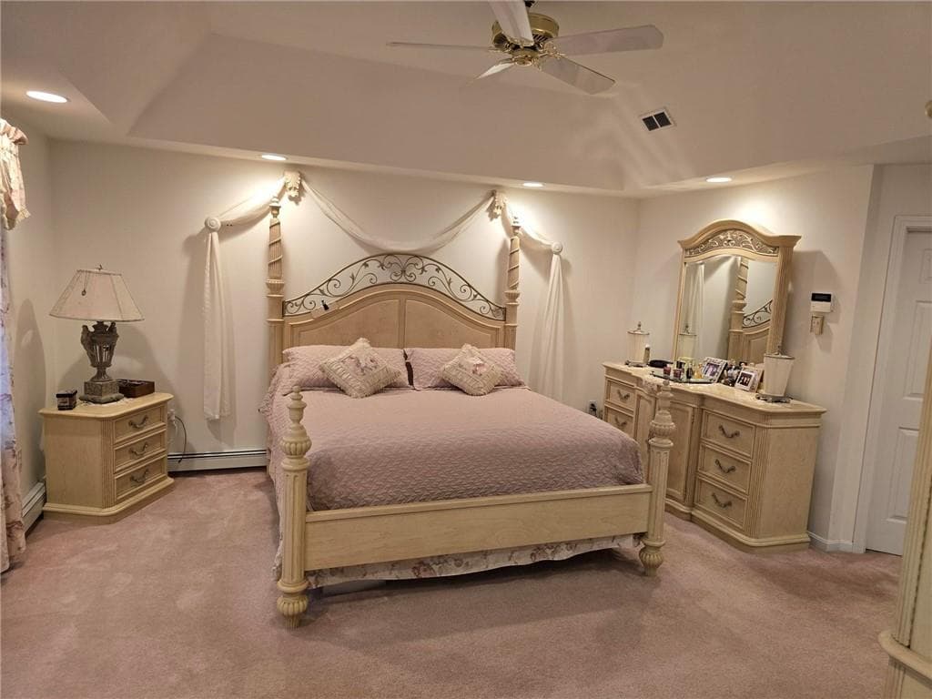 Single Family Residence at 4 Jason's Grant Drive, Cumberland, photo 8 of 40