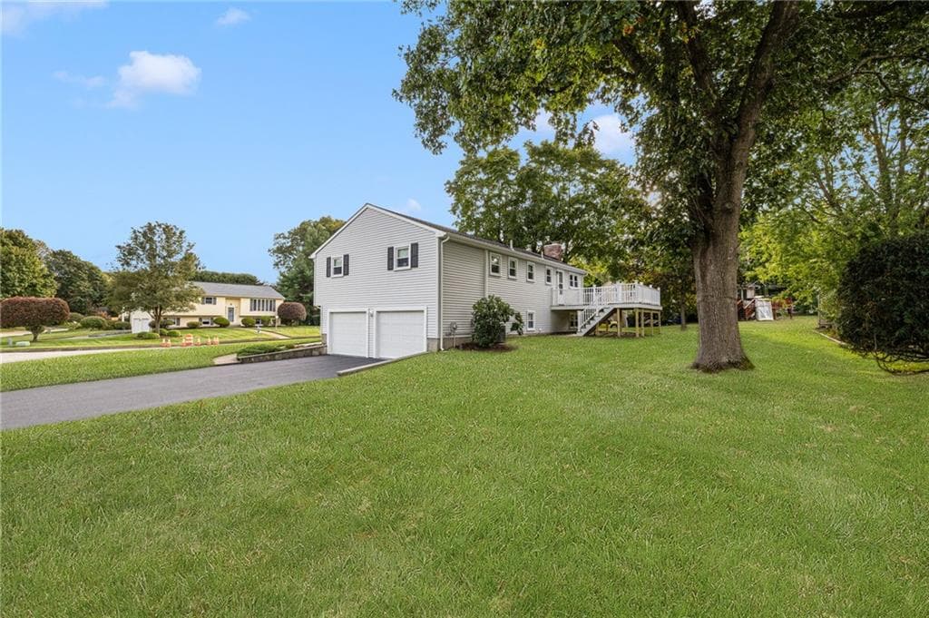 Single Family Residence at 1 Midlands Drive, East Greenwich, photo 23 of 31