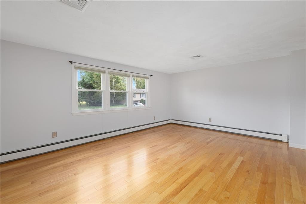 Single Family Residence at 1 Midlands Drive, East Greenwich, photo 6 of 31