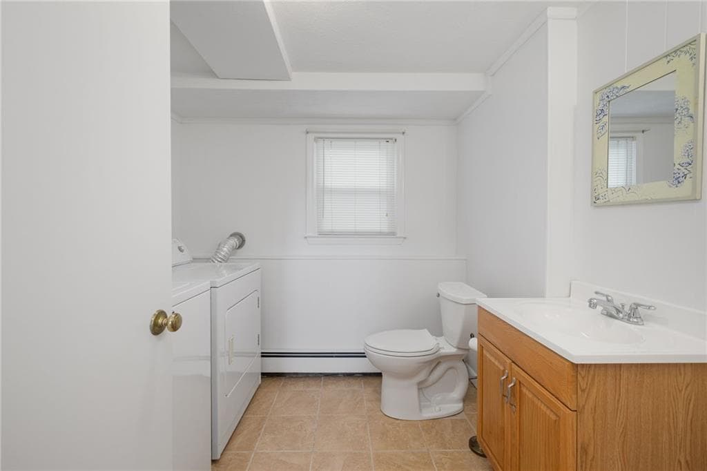 Single Family Residence at 1 Midlands Drive, East Greenwich, photo 19 of 31