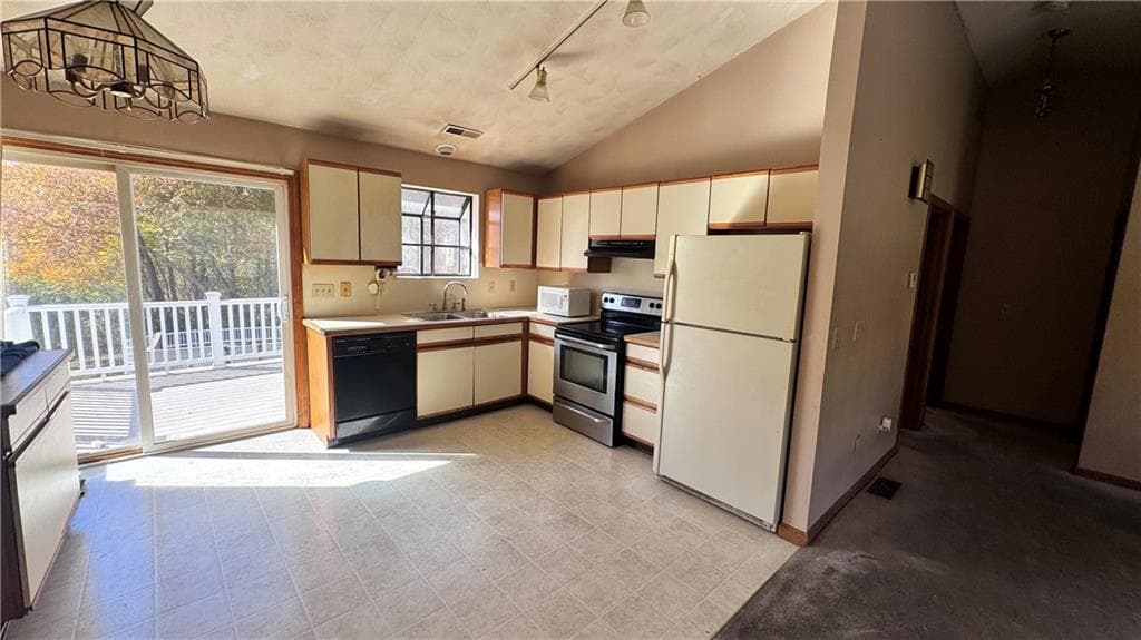 Single Family Residence at 6 Old Hope Road, Coventry, photo 5 of 21