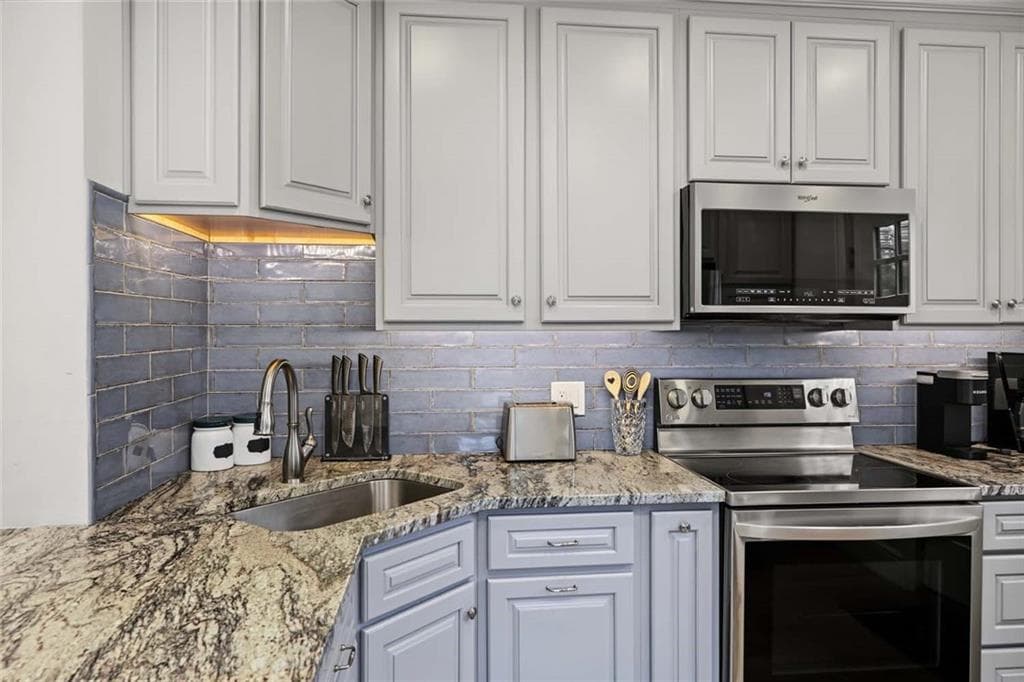 Condominium at 65 NARRAGANSETT Avenue UNIT 1, Narragansett, photo 12 of 35